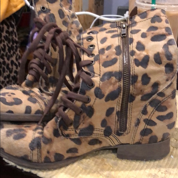 Steve Madden troopa L leopard print combat boots - Picture 5 of 10